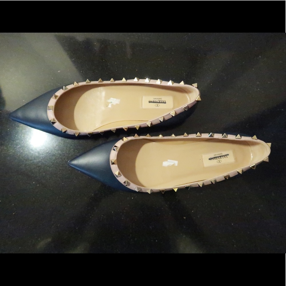 Rockstud Pointy Toe Flat
VALENTINO GARAVANI
